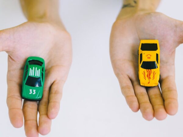 comparez différentes collections de meubles pour trouver le style et la qualité qui correspondent parfaitement à votre intérieur.