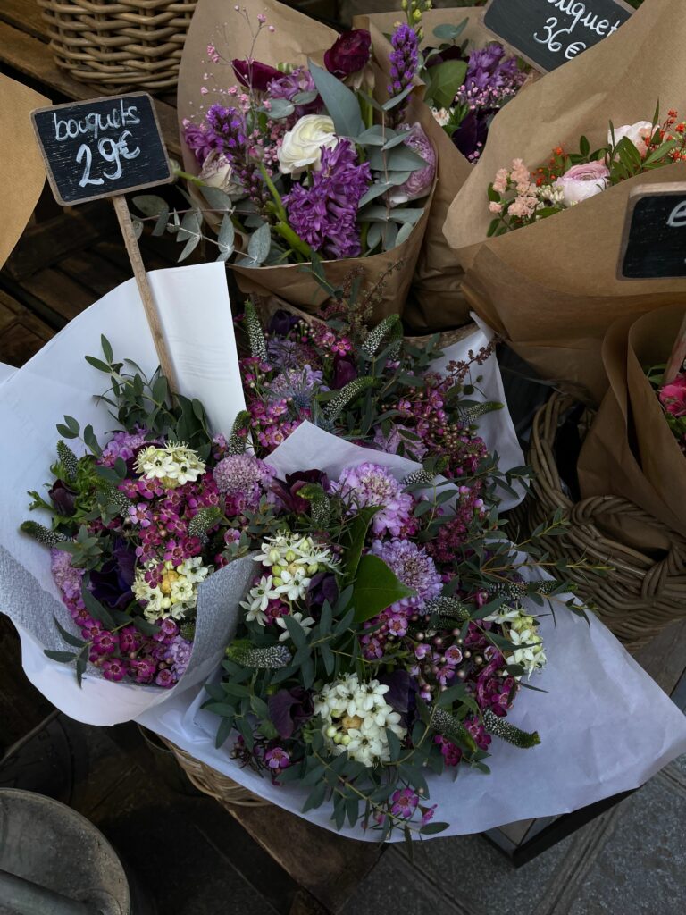 Fleurs et livraison à domicile : quel impact carbone, et comment offrir un bouquet plus responsable ?